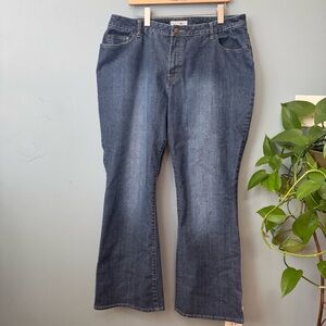 Fashion Bug Women's Boot Cut Jeans. Size 22W (actual 38x31)